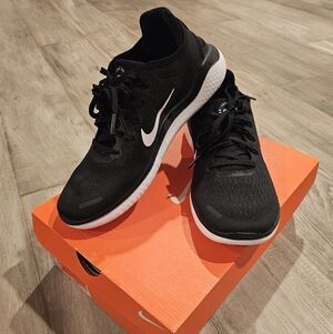Men`s Nike Free Run 2018  Size 9